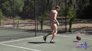 Australian Dude Nick Loves to Get Naked In Public Whilst Exercising in Full View